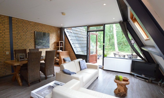 Stramproy House | Tranquil Holiday Home in Limburg amid a Forest