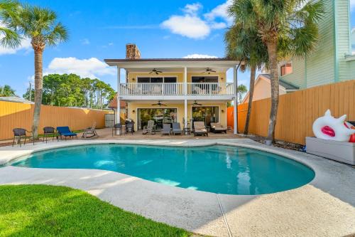 Silver Sands House | Tranquil Lagoon Beach House! Pool and Beach Nearby! by Dolce Vita Getaways!