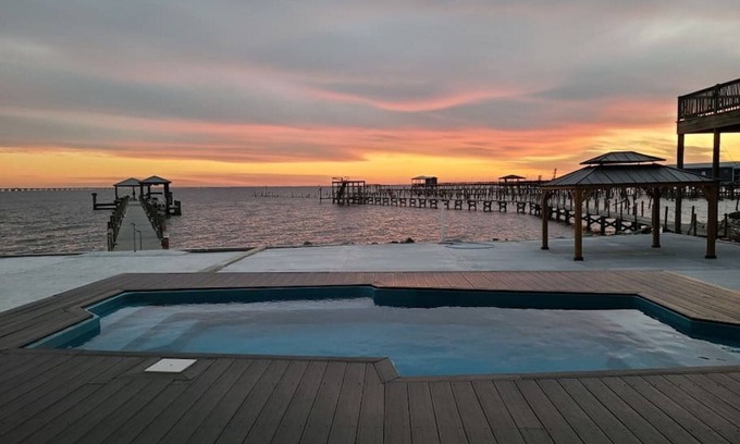 Slidell House | Tranquil Lake House, Come Get Away!