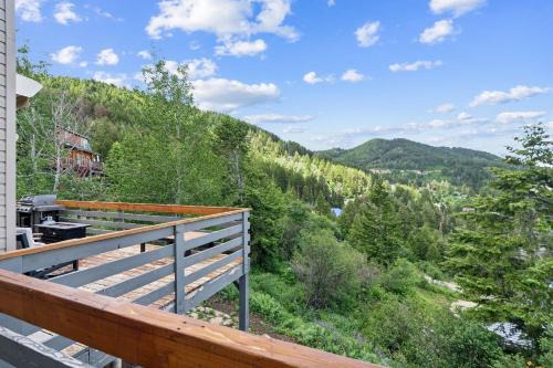 Summit Park House | Tranquil Mountain Retreat - Scenic Views & Hot Tub home