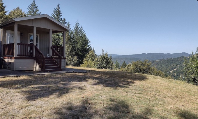 Benbow House | Tranquil mountain view home