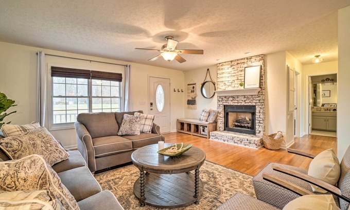 Springfield Cottage | Tranquil Nashville Getaway: 29M to City!