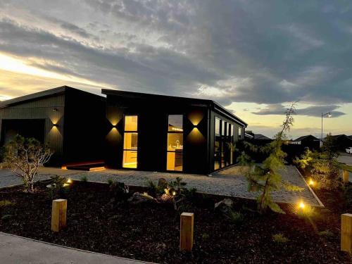 Halswell House | Tranquil New Home with Stunning Hill Views