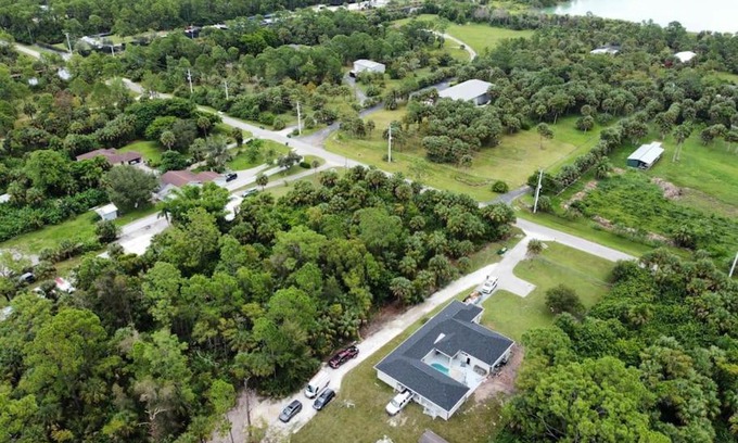 Rural Estates Villa | Tranquil Oasis Retreat in Golden Gate Estates