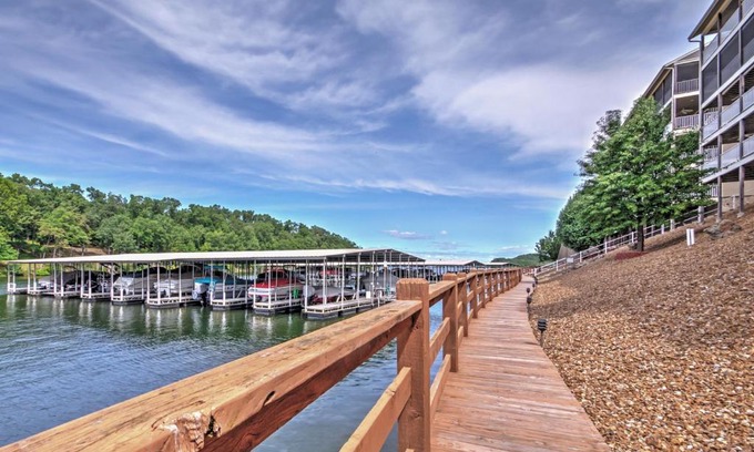 Osage Beach Apartment | Tranquil Osage Beach Condo with Waterfront Decks!