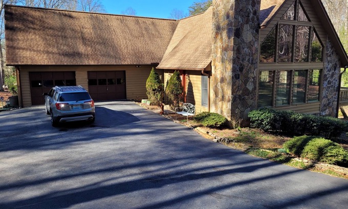 Blairsville House | Tranquil Park Like Setting Nestled in a Secluded Valley License #008804