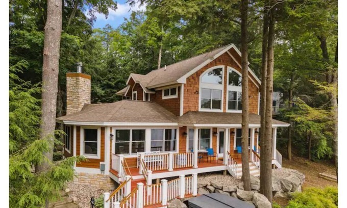 Gaylord Cottage | Tranquil Private Lakefront 4BD Cottage with All Seasons Outdoor Hot tub
