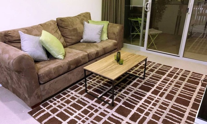 Braddon Apartment | Tranquil, Relaxing Forrest Style Apt - Braddon