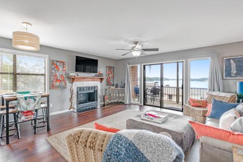 Lake Hamilton Apartment | Tranquil Retreat