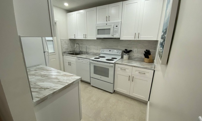 Sailboat Bend Apartment | Tranquil Sailboat Bend Hideaway - 2 Bedroom Bliss