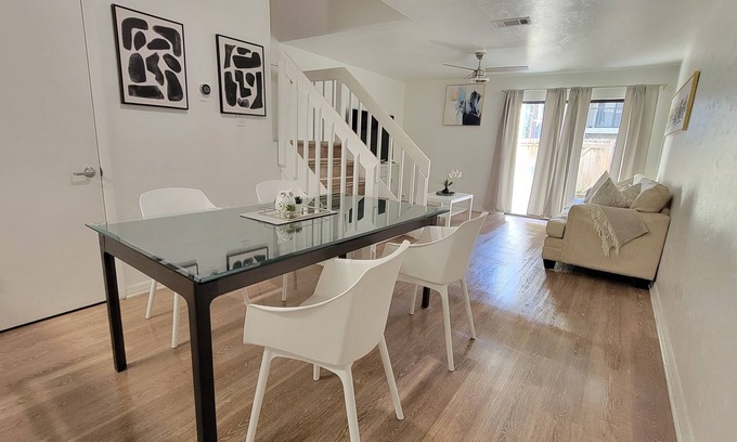 Gainesville House | Tranquil Townhouse 🏡💤 - A peaceful retreat that promises restful slumber