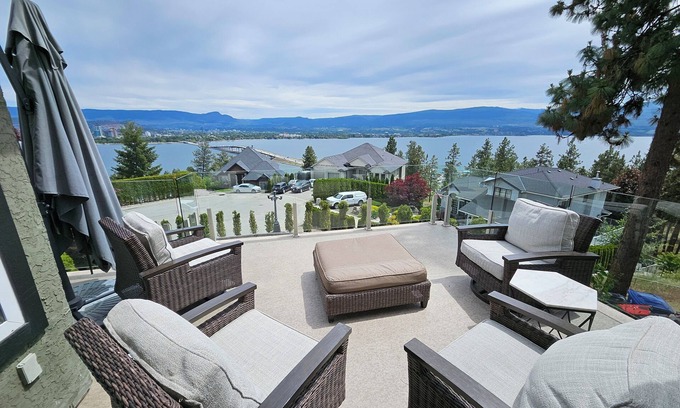 Central Okanagan House | Transcendent View Oasis - Lakeview Family Home