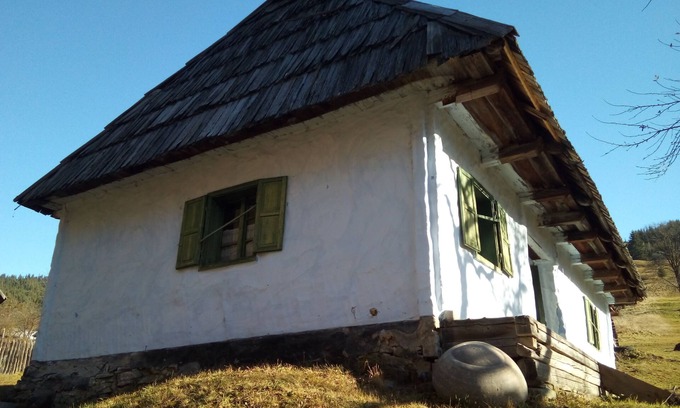 Faget Ski Chalet | Transylvanian Mountain Paradise 1-experience and live the ancient atmosphere