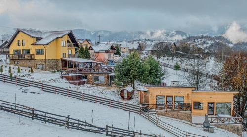 Moieciu Cabin | Transylvanian Views