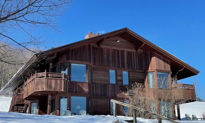Moscow Ski Chalet | Trapp Family Lodge Guest House - President's Week