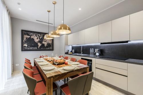 Quartiere XXIV Don Bosco Apartment | Trastevere Travertino Suite