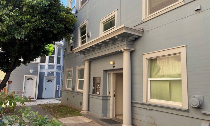 Downtown Berkeley Apartment | Travel Gem: 2 Blocks to UC Berkeley - 2 Bedrooms