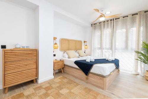 Torrefiel Apartment | Travel Habitat - Apartamento Familiar & Espacioso de 3 Dormitorios