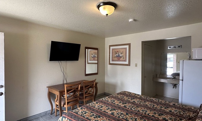 La Marque Hotel | Travel Inn By OYO La Marque Texas City I-45