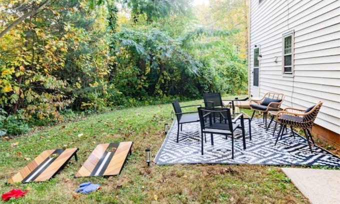 Fifeville House | Traveler's Dream: Charlottesville Retreat