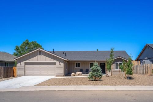 Williams House | Travelers Paradise, 3BR House Near Route 66 and Grand Canyon