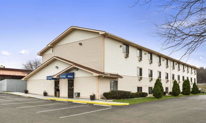 Battle Creek Hotel | Travelodge by Wyndham Battle Creek