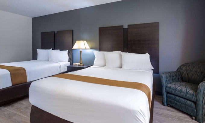 Merrill Hotel | Travelodge by Wyndham Merrill