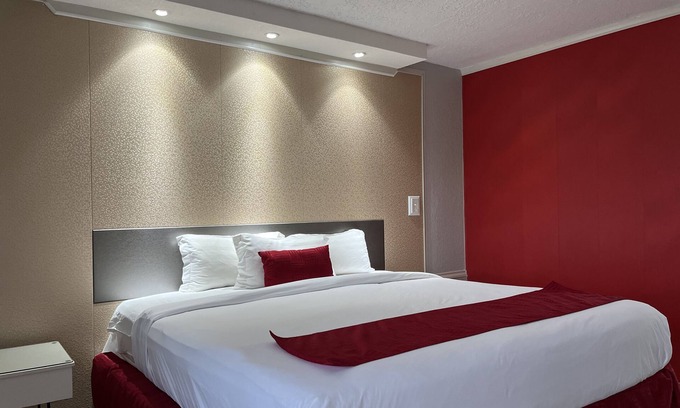 Southwest Orlando Hotel | Travelodge by Wyndham Orlando/Heart of International Drive