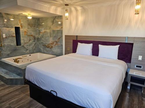 Northwest Anaheim Hotel | Travelodge Inn & Suites by Wyndham Fullerton
