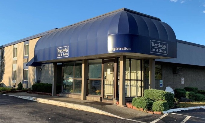 Newtonville Hotel | Travelodge Inn & Suites by Wyndham Albany