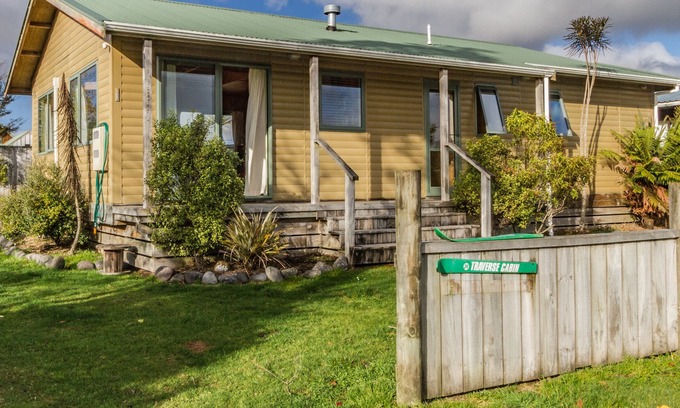 National Park Village Cottage | Traverse Cabin - National Park Holiday Home