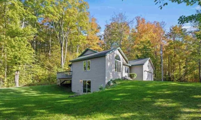 Traverse City House | Traverse City Therapy-HotTub/PoolTable/Fireplace