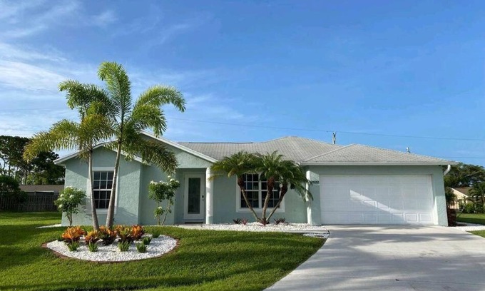 Port Saint Lucie House | Treasure Coast Getaway 15 mins to Jensen Beach