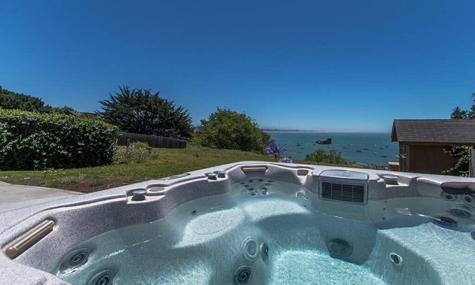 Trinidad House | Treasure Cove-Hot Tub, Ocean Views & Near Beach