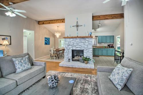 Mid America House | Treasure Isle Riverfront Home Pets Welcome!