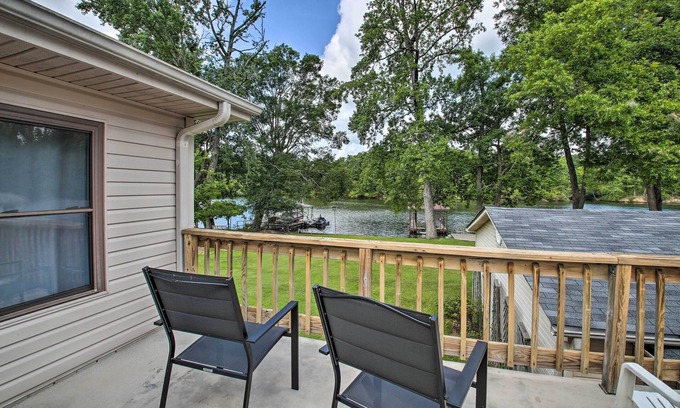 Mid America House | ‘Treasure Isle’ Waterfront Home on Ouachita River!