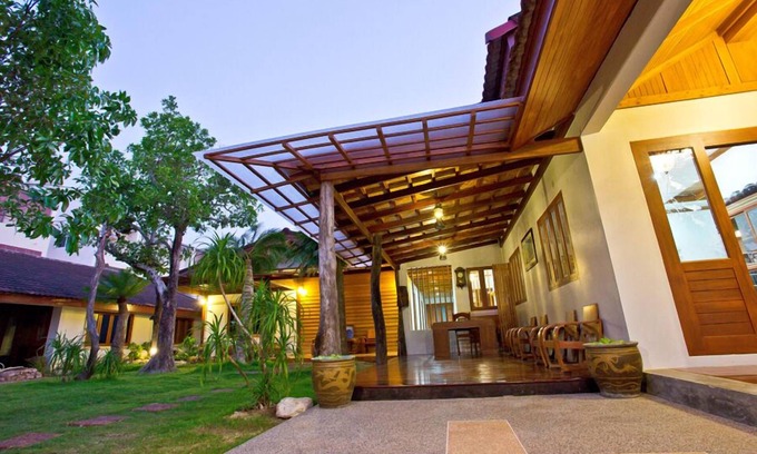 Nakhon Si Thammarat Hotel | Tree Home Plus Home Stay