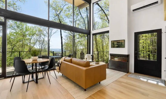 Indian Point House | Tree + House at Indian Point