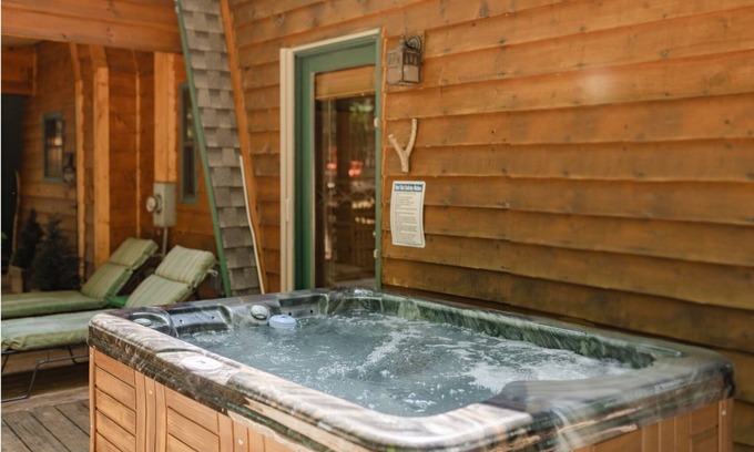 Walnut Mountain Cabin | Tree house~Fire Pit With Views~Playset