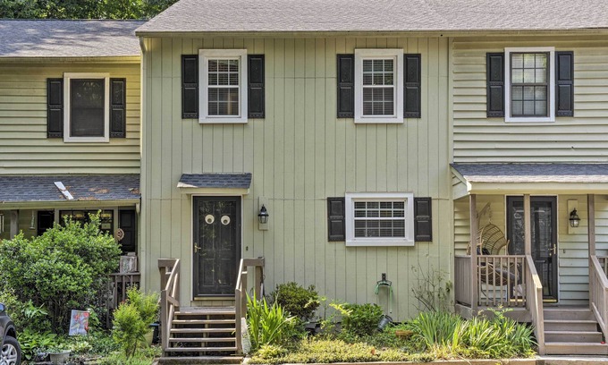 Durham House | Tree-Lined Durham Townhome: Close to Parks!