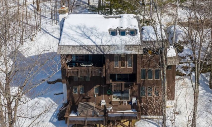 Plymouth Ski Chalet | Tree Top Home with Hot Tub Near Killington & Okemo