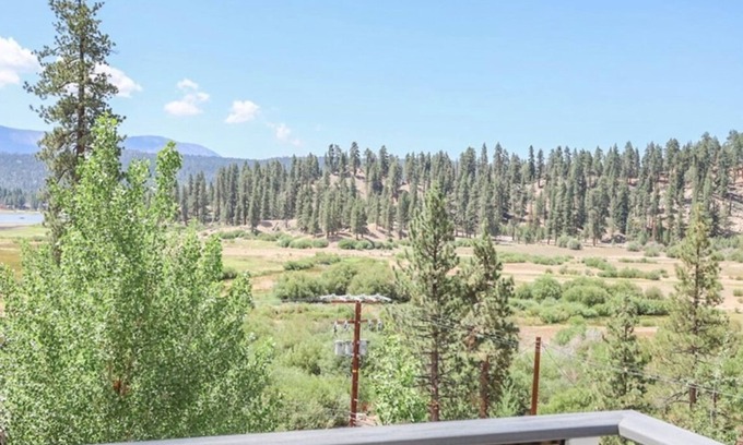Fawnskin Cabin | Tree Top Views- Peekaboo Lake View- Foosball