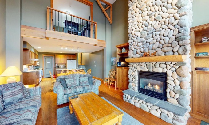 Big White Ski Resort House | Tree Tops 35