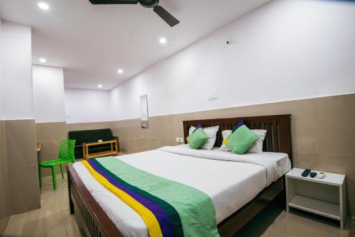 Phase 1 Hotel | Treebo Empire Executive Premium, Hinjewadi