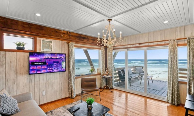 St. Augustine Condo | Treehouse Artist Haven Direct Oceanfront 2br