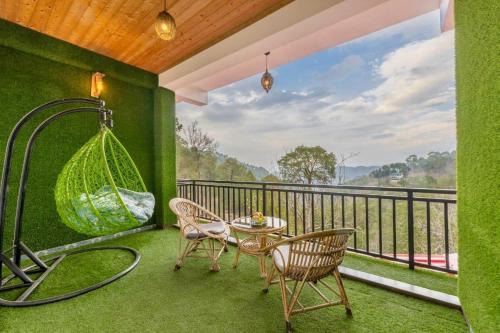 Kasauli Hotel | TreeHouse Kasauli Operated By Splendid Hotels I Vacations I Family Groups & Events I Forest Treks I Memories I