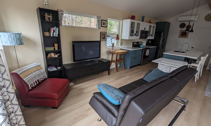 River West Apartment | Treetop Retreat in River West Neighborhood. Walk to Town.