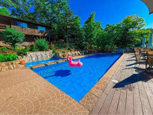 Village of Four Seasons House | Treetop Village-3bed3bapoolslakefrontlakeview