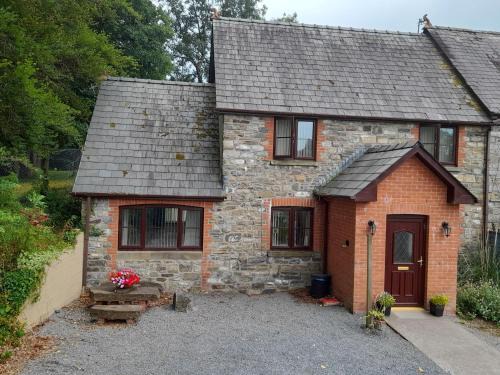 Pentrefelin House | Tregib Mill Cottage
