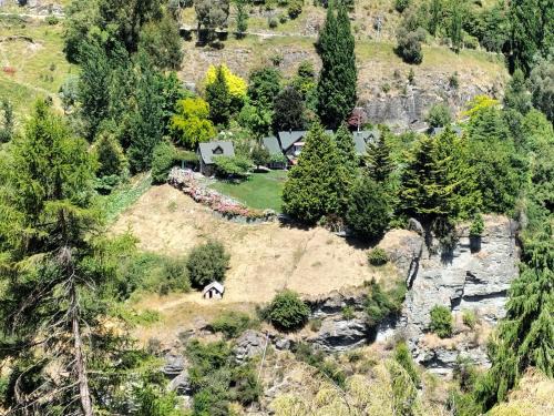 Arthur's Point Bed & Breakfast | Trelawn Riverside Cottages